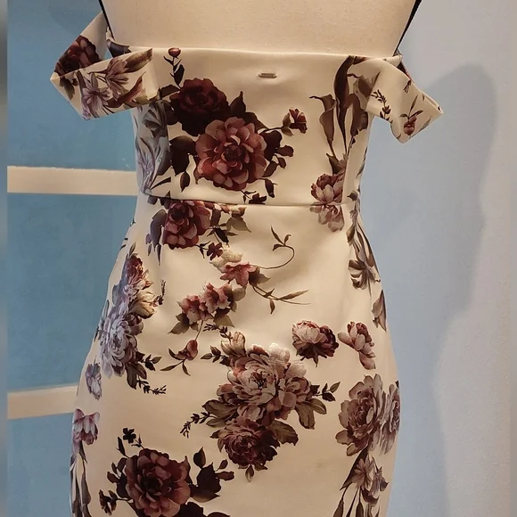 Guess Silver One Shoulder Sheath Dress for Weddings - Picture 5 of 10